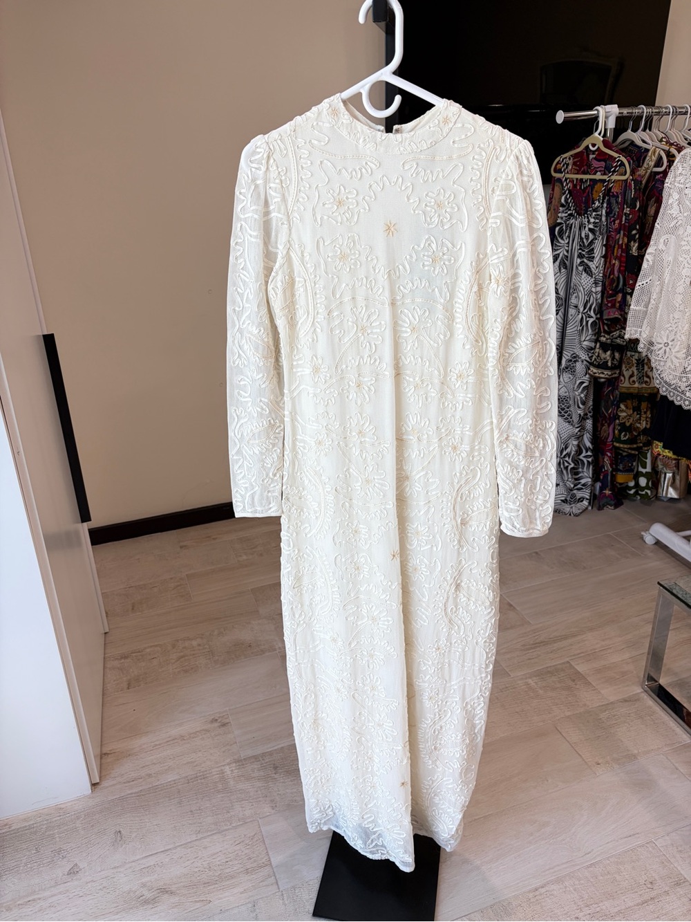 Farm Rio: Off-White Embroidered Crew Neck
Long Sleeve Maxi Dress - Picture 10 of 11